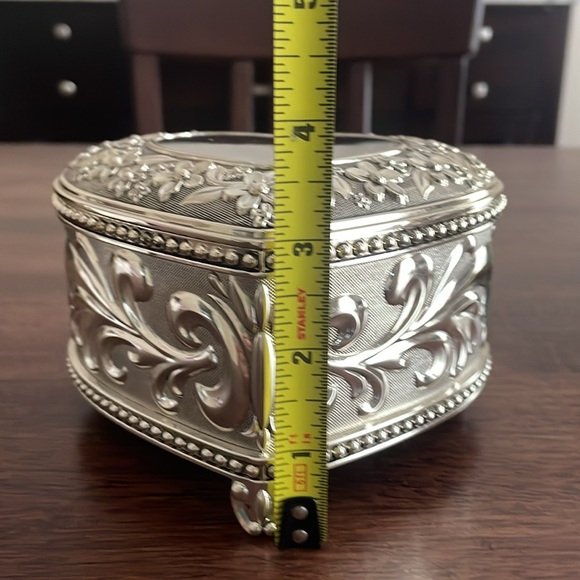 Things Remembered music box engraved Merry Christmas 2019 - Picture 7 of 12